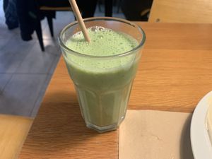 Smoothie verde   at Cafe Madrigal in Valencia