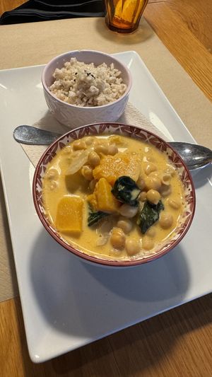 Curry de garbanzos  at Cafe Madrigal in Valencia