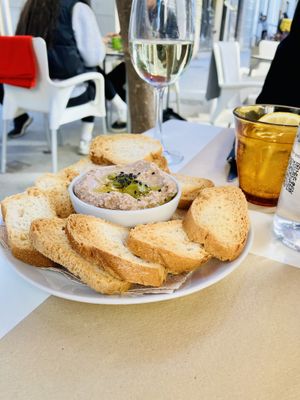 🌟🌟🌟🌟🌟  at Cafe Madrigal in Valencia