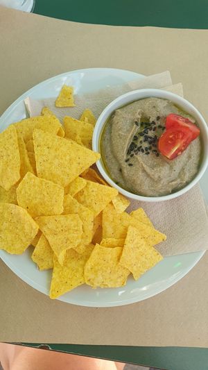 Patê de Berenjena ahumada con chips de maiz at Cafe Madrigal in Valencia