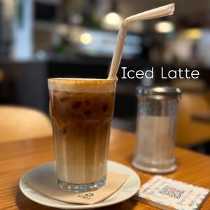Iced latte at Cafe Madrigal in Valencia