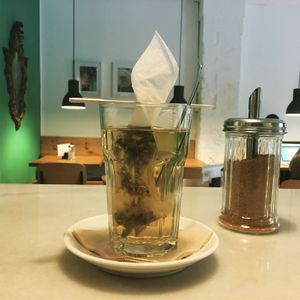Infusión de hierbas ecológicas at Cafe Madrigal in Valencia