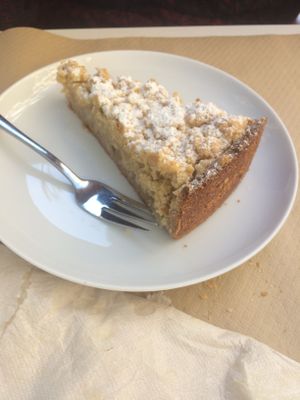 Tarta de manzana at Cafe Madrigal in Valencia
