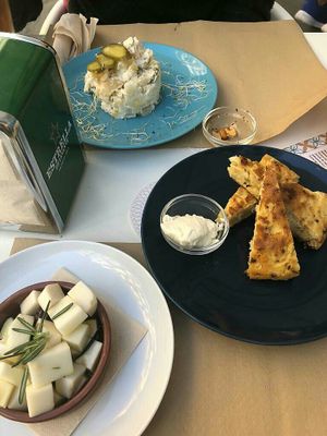 Tapas at Cafe Madrigal in Valencia