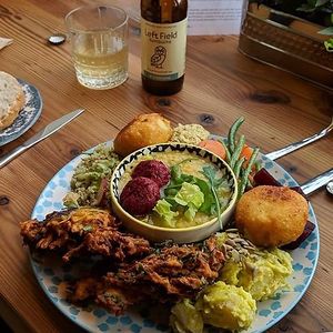 Cafe Kombucha: Simply the best place to grab vegan scran in Elgin! Here we have the sharing platter looking particularly tempting... at Cafe Kombucha in Elgin