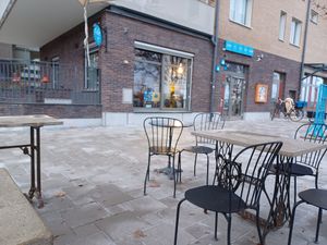  at Jorden ar bla som en apelsin in Uppsala