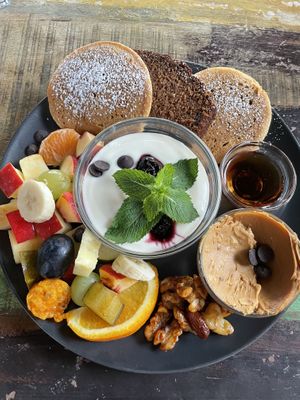 North american breakfast, made vegan.   at Jorden ar bla som en apelsin in Uppsala