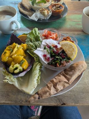 Vegan Peruvian at Jorden ar bla som en apelsin in Uppsala