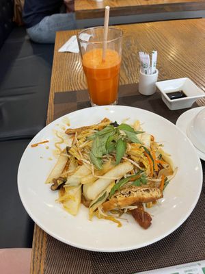 Vermicelli noodle and carrot juice   at Ba Xa - Quan 1 in Ho Chi Minh City