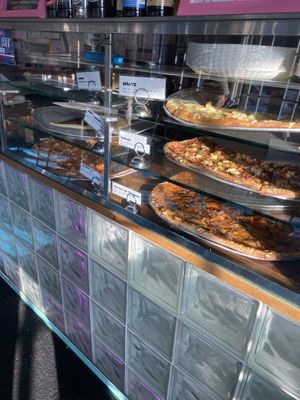 Vegan pizza #Veganuary at Screamer's Pizzeria - Crown Heights in Brooklyn