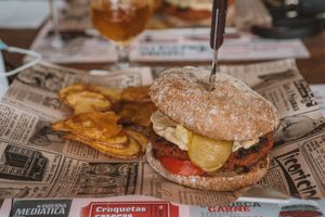 Soy Burger with Potato Chips at La Taberna Mediática in Aguilas