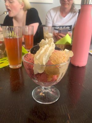 Ice cream with homemade lemonade at Chwast Prast in Torun