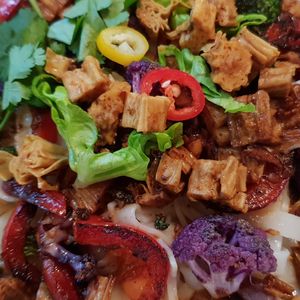 YUBA kurczak z woka  at Chwast Prast in Torun