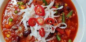 Chilli con Quinua at Chwast Prast in Torun