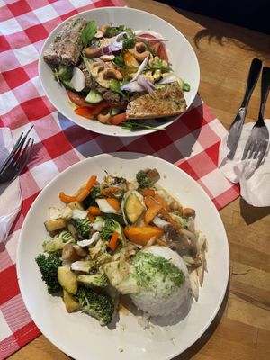 Vegetarian Salad und Thai May vegetarian Wok  at Pygmalion in Bergen