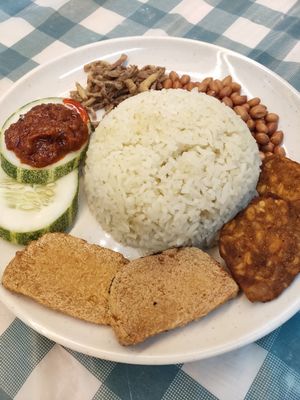 Nasi lemak at Long Men Zhai in North Singapore