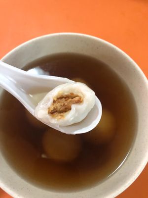 Peanut filling  at House of Desserts 驰名甜品之家 - AMK in Northeast Singapore