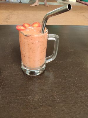 Strawberry sweetness Smoothie at Bodhi Greens in Arambol