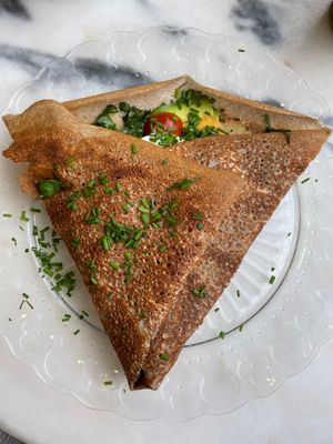 Avocado toast - a really cool dish at Maria Limão in Lisbon