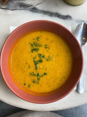 Carrot soup at Maria Limão in Lisbon