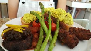 Vegan farmers breakfast at The Milkman's Daughter in Mermaid Beach