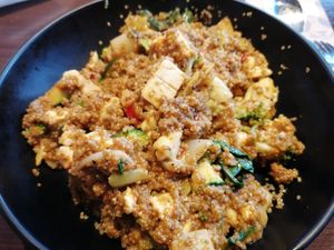 Quinoa with tofu, veggies and peanut sauce at Eazie in Zaandam