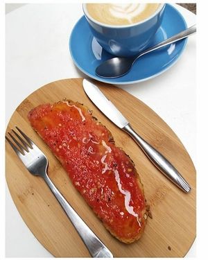 Tomato with olive oil toast at Luke's in Bilbao