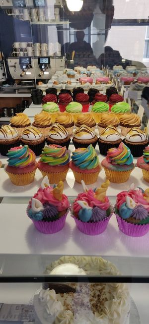 Cup cake at Naked Bakery in Edinburgh