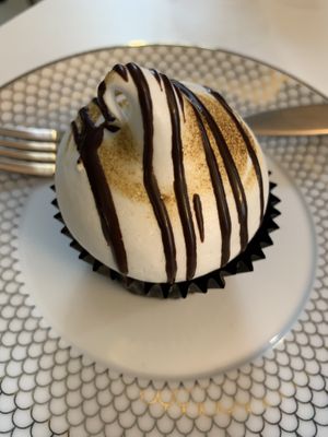 S’mores cupcake at Naked Bakery in Edinburgh