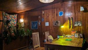 Indoor Seating at HOME Bistro and Cafe in Busan