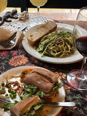 Olio. Pasta  at HOME Bistro and Cafe in Busan