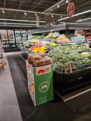  at Heinen's Grocery Store in Chagrin Falls