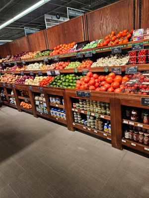  at Heinen's Grocery Store in Chagrin Falls