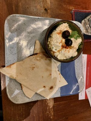 hummus with pita at Kafe in Ubud