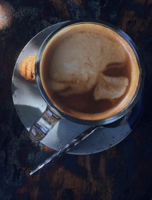 Almond milk latteb at Kafe in Ubud