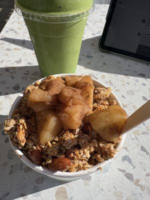 Apple crumble porridge   at Raw Galore in Bentleigh