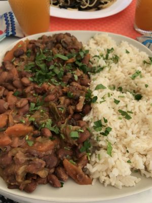 Vegan “feigoada" at Cantinho da Regina in Sesimbra