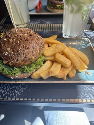 Vegan burger (Mittagsmenü)  at Peter Pane - Holstentor in Luebeck