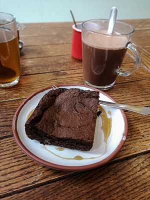Vegan brownie and hot chocolate at Little Plant Pantry in Amsterdam
