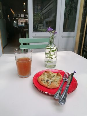 Homemade kombucha and Feta/spinach pie at Little Plant Pantry in Amsterdam