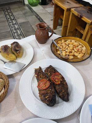 Stuffed 🫑, stuffed 🍆, lima beans at Oda's Garden in Tirana
