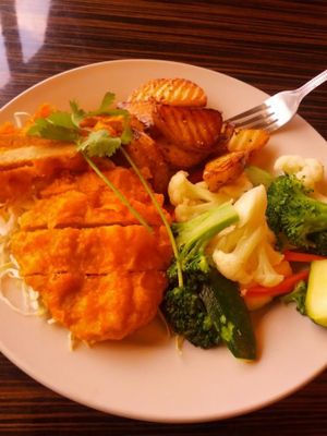 The 'chicken' dinner at LA Vegan in Los Angeles