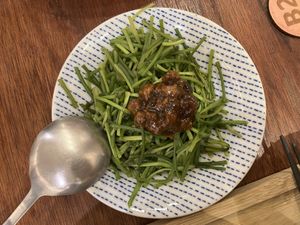 Water lily stem with vegan ground pork  at Hǎo Xiǎng Chī Bīng 好想吃冰 - Datong District in Taipei