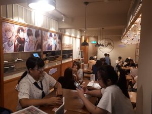 Inside at Hǎo Xiǎng Chī Bīng 好想吃冰 - Datong District in Taipei