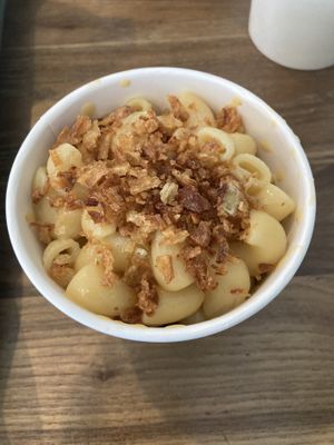 mac and cheese  at Oowee Vegan - Baldwin in Bristol