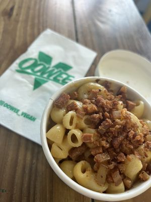 Mac n cheese  at Oowee Vegan - Baldwin in Bristol