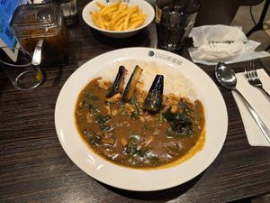 "Veggie curry" with added mushroom, spinach and aubergine at Coco Ichibanya - Onarimon  in Tokyo