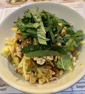 Mangosalat at An Khang Quan in Dusseldorf