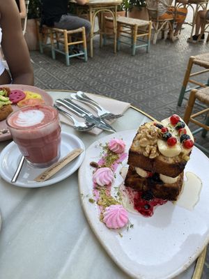 French toast and avocado toast bagel (with salmon) in the back  at Brunch and Cake By The Sea in Barcelona