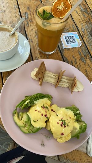 Egg Benedict 🥰 at Brunch and Cake By The Sea in Barcelona